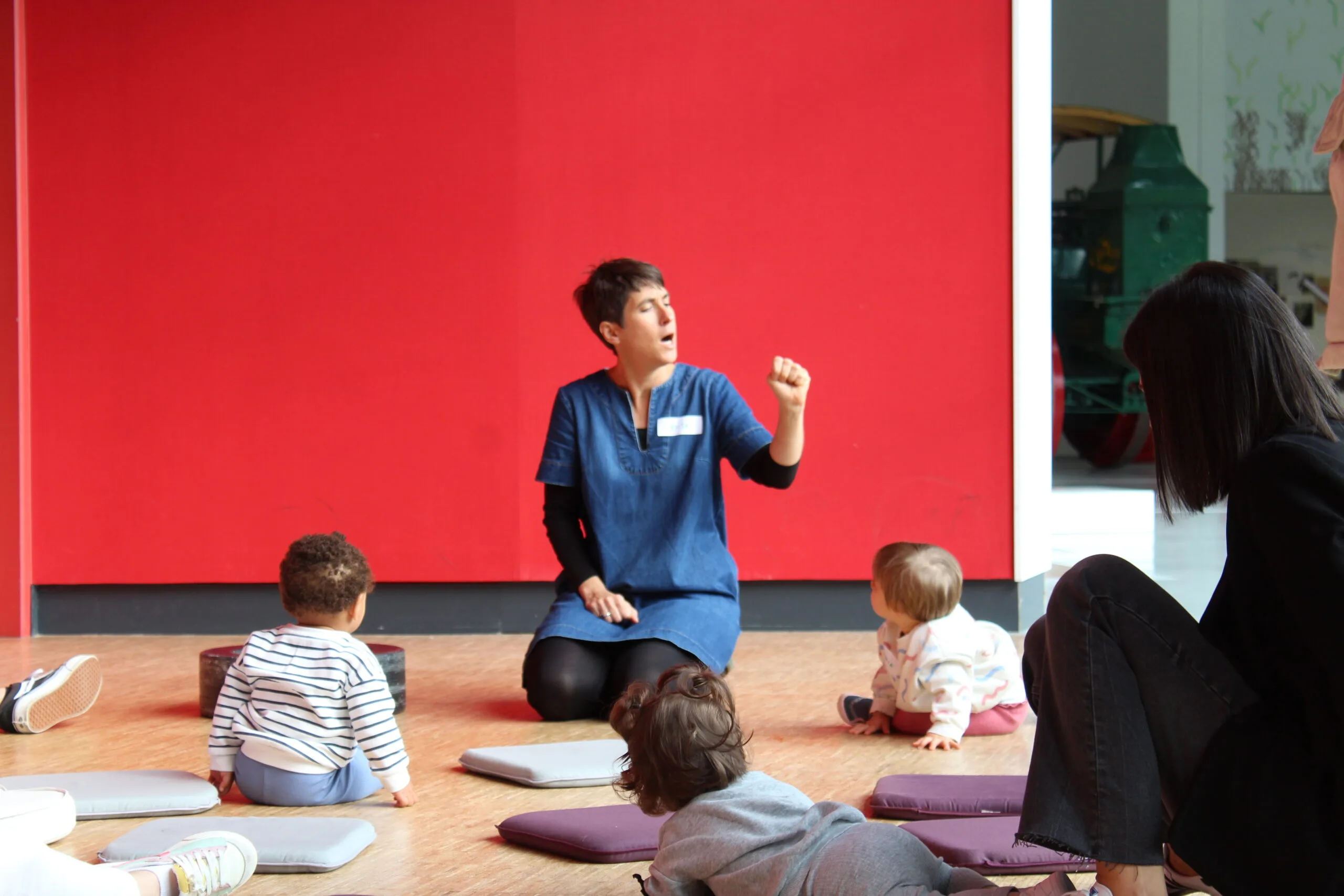 Au gré du vent et des gouttes – Les bébés au musée découvrent les éléments